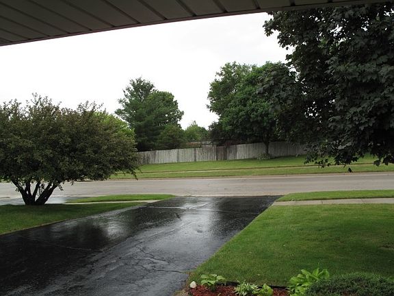 2nd image of 3525 Grandview Dr
