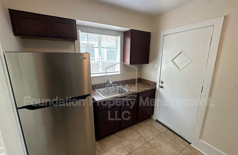 3180 Crump Ave — Photo 4