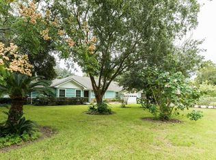 1302 Booth Ln, Alvin, TX 77511