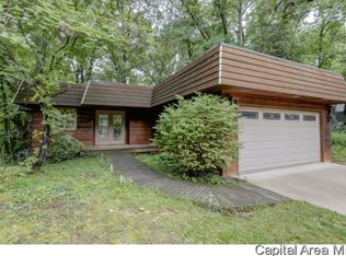 28 Dean Park Dr, Springfield, IL 62707