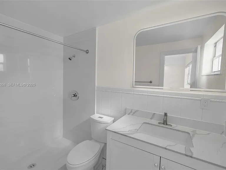 462 Golden Isles Dr #210 — Photo 9