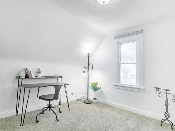 615 Pine St #2, Madison, WI 53715