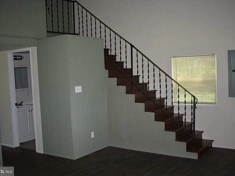 2101 Hill Rd #1 — Photo 16