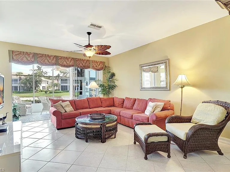 784 Carrick Bend Cir #101 — Photo 3