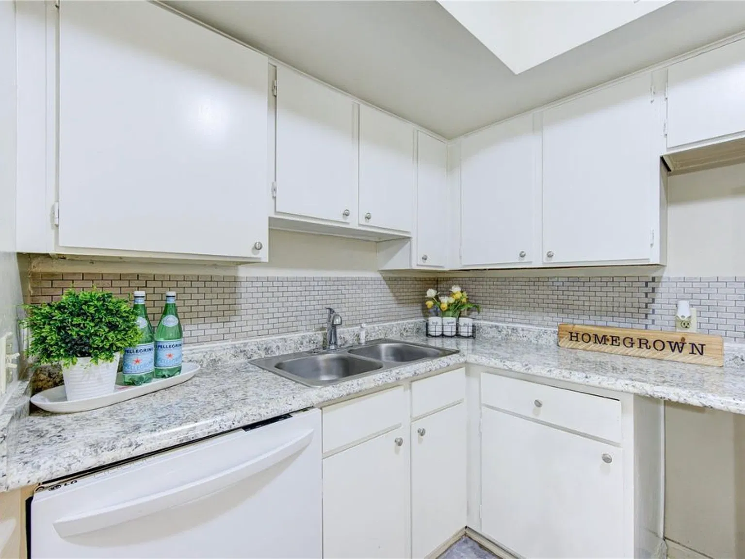 1 bed, 1050 sqft, $750 — Photo 4