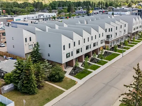 6420 Bowwood Dr NW, Calgary, AB T3B 2G6