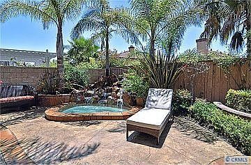 4th image of 2546 N Skytop Ct