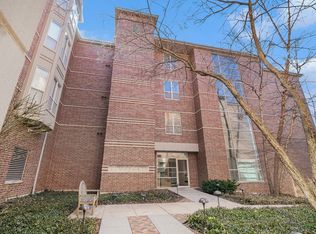 57 E Hattendorf Ave APT 304, Roselle, IL 60172