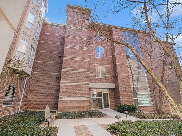 57 E Hattendorf Ave APT 304