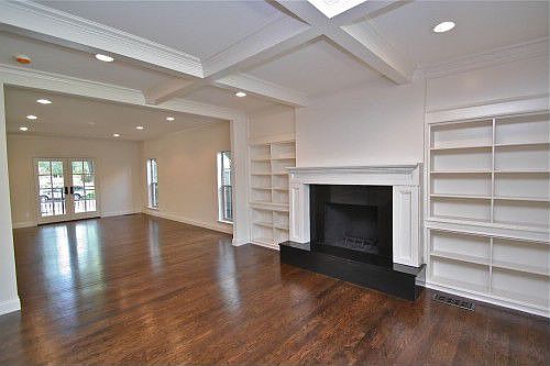 5th image of 3704 Dartmouth Ave