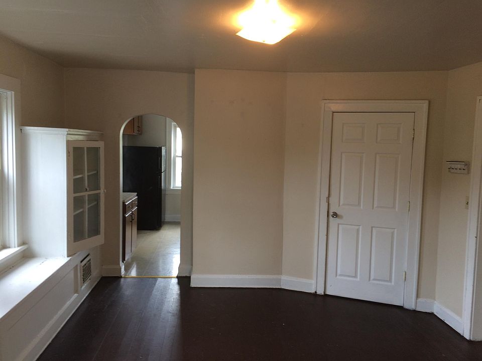 Living Room Looking into Kitchen