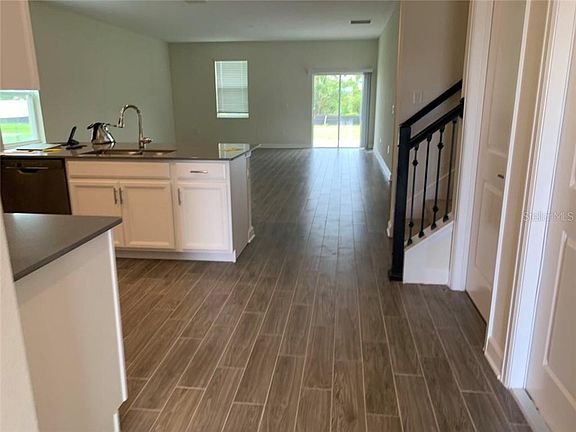 3rd image of 1031 Oak Bluff Dr