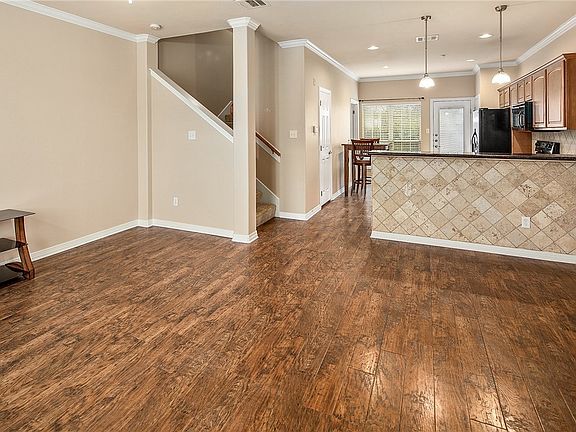 3rd image of 305 Holleman Dr E APT 103