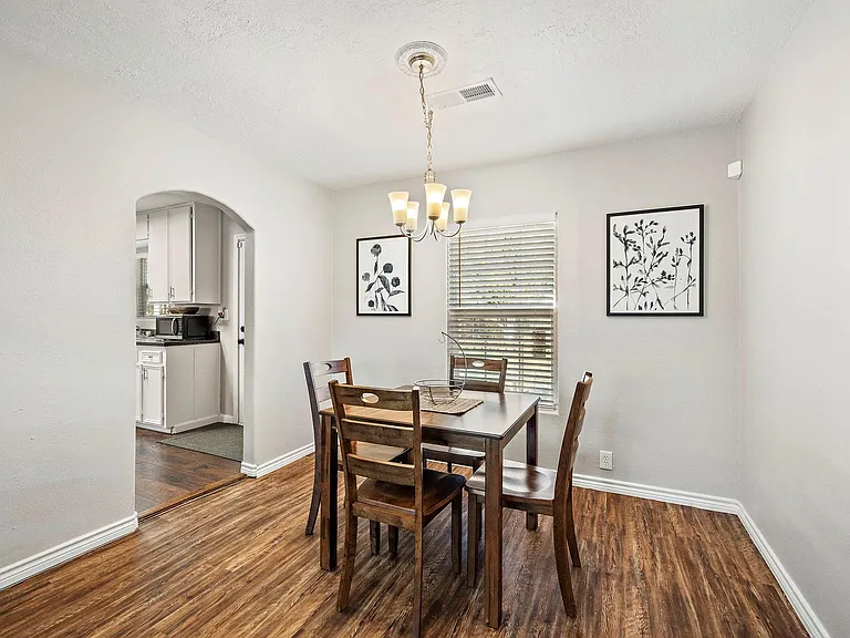 1206 Olive St — Photo 8