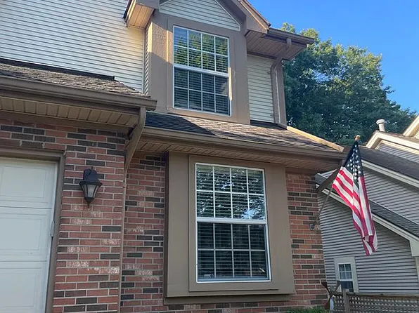 876 Whisperwood Trl, Fenton, MI 48430
