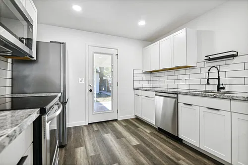 1229 W 4th St #1 Photo 1