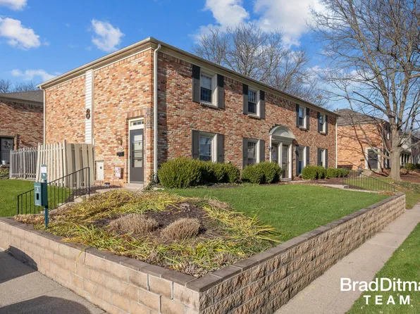 2478 Village Dr SE, Grand Rapids, MI 49506