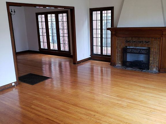 3rd image of 850 S Mansfield Ave APT 1