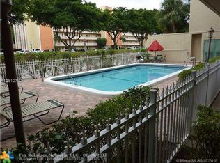 1300 Moffett St APT 105, Hallandale, FL 33009
