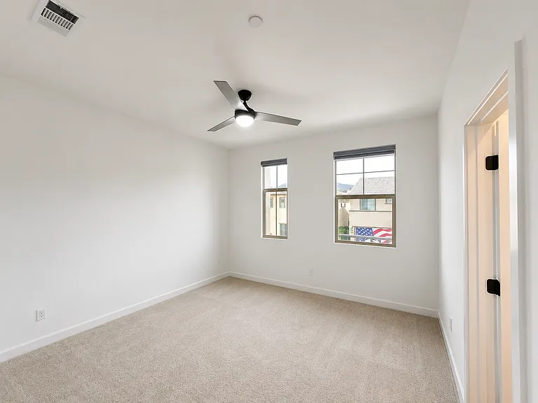 586 Gateway Ln — Photo 33