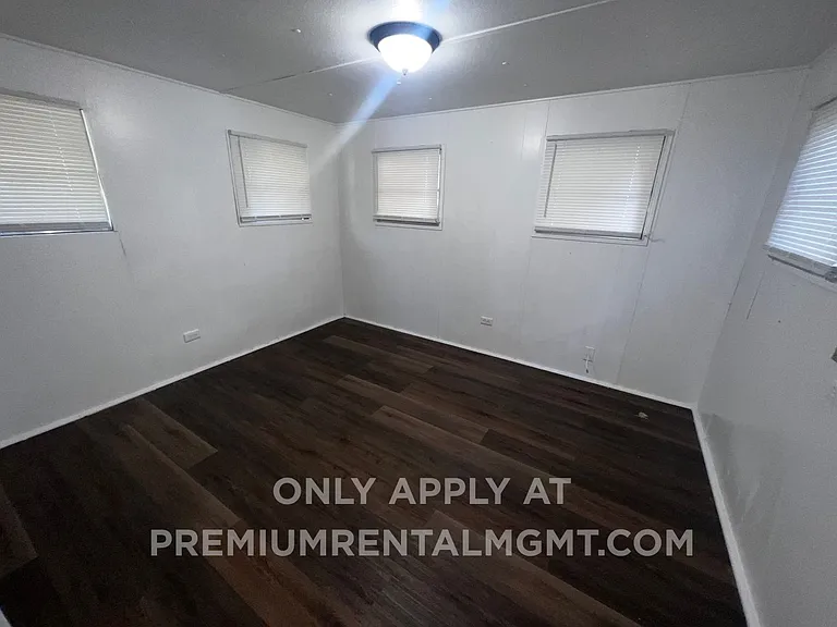 1193 S Christiana Ave — Photo 8
