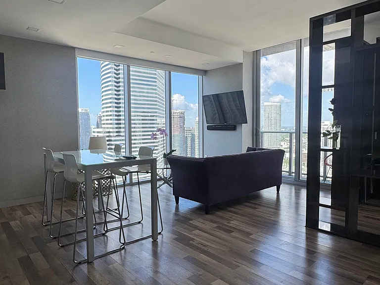 151 SE 1st St #Penthouse 11 — Photo 7