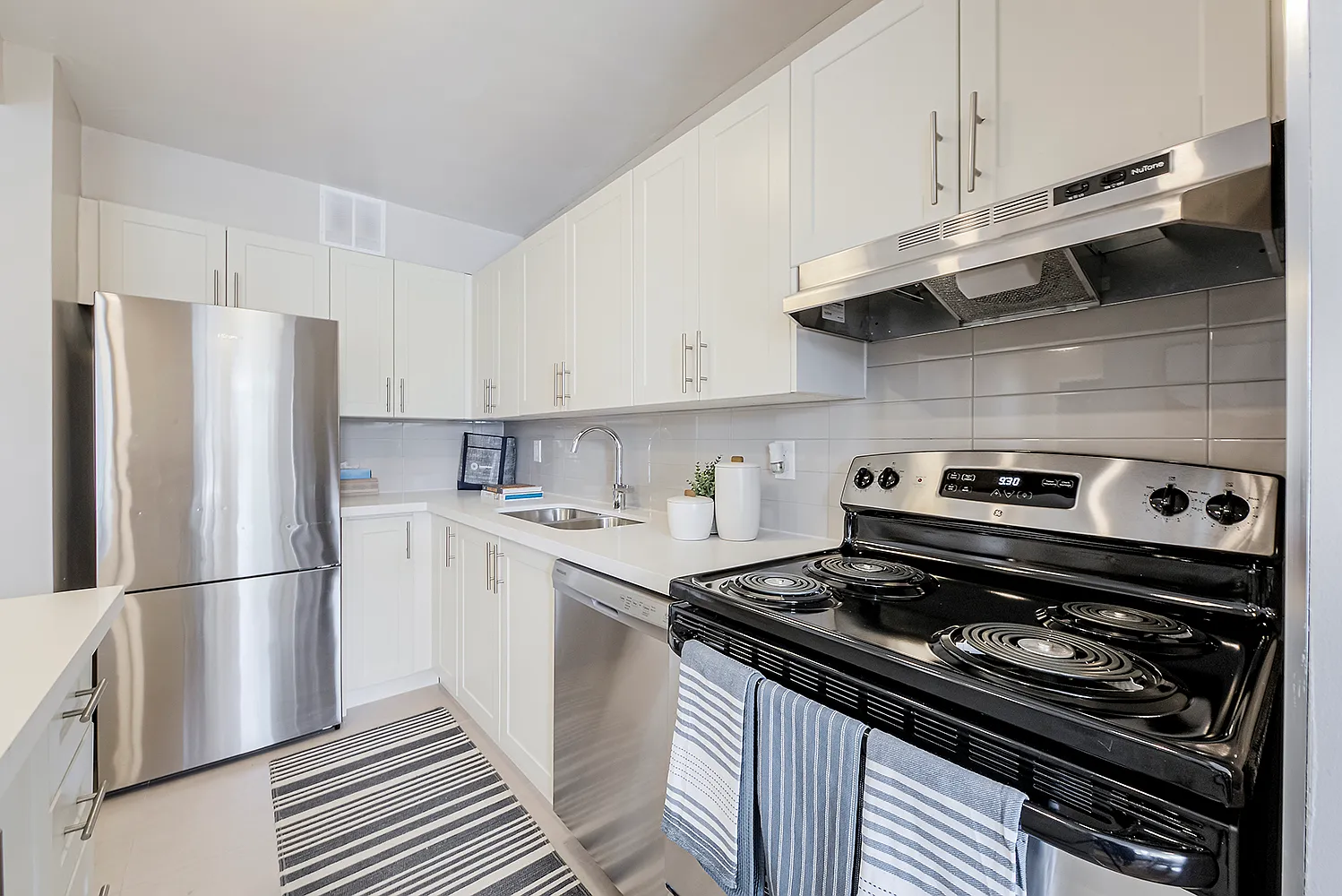 Parkway Forest Towers — Photo 1
