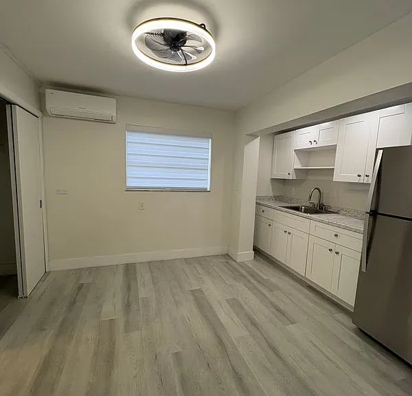 6880 Scott St — Photo 1