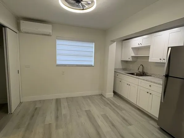6880 Scott St, Hollywood, FL 33024
