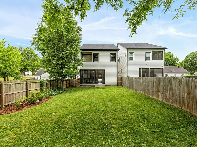 532 Westboro Dr — Photo 37
