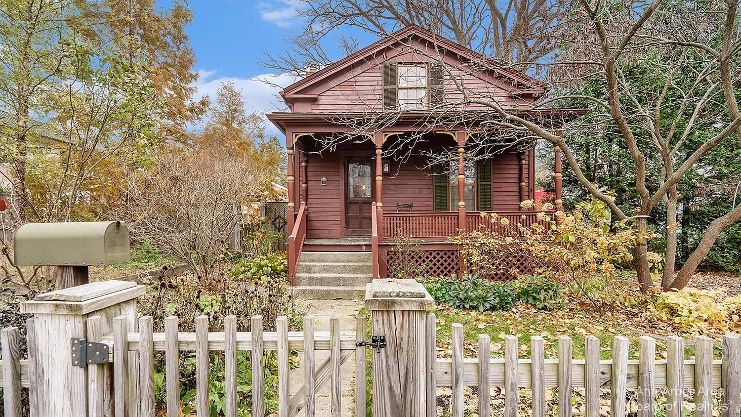1526 Pontiac Trl, Ann Arbor, MI 48105 Zillow