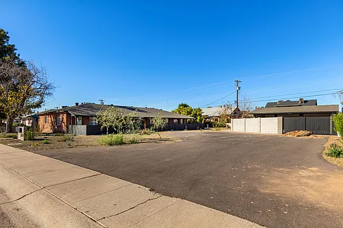 2452 E. Amelia Ave. Photo 1
