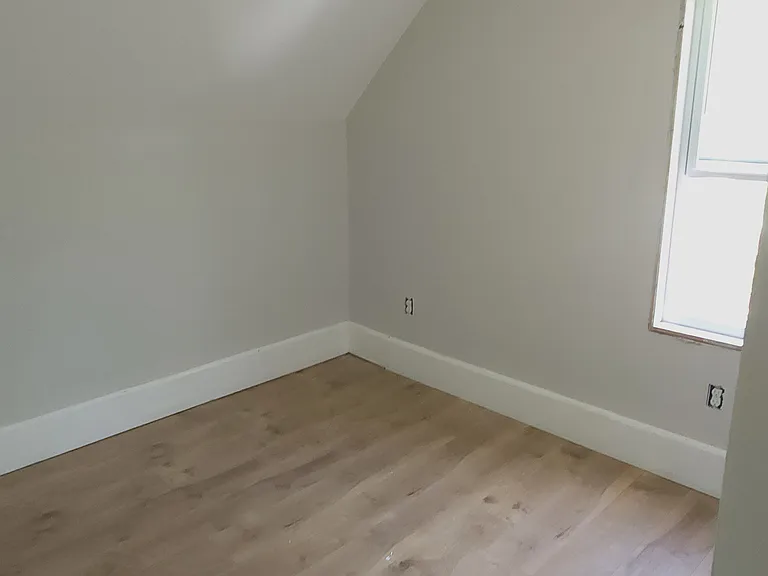 Floor 2 — Photo 13