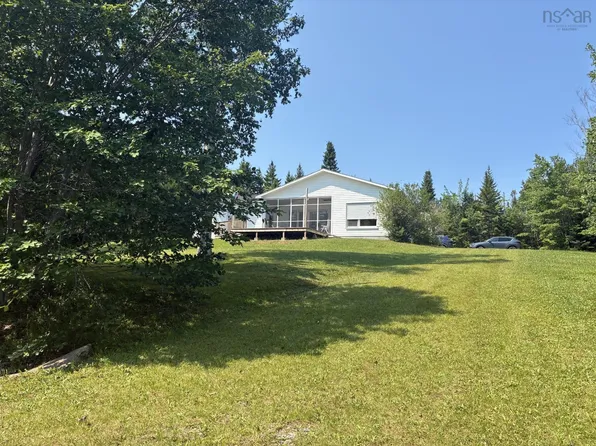 135 Eagles Way, Victoria, NS B0E 1B0
