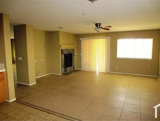 5 bed, 2632 sqft, $4,200 — Photo 4