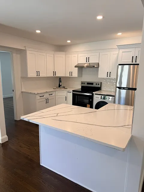 3 bed, $4,200 — Photo 3