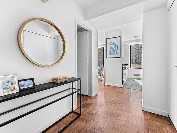 4th image of 300 E 93rd St APT 9E