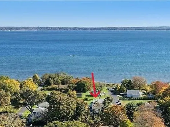 55 Grove Ave, Warwick, RI 02889