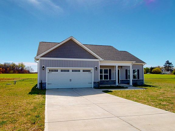 3rd image of 102 Mutton Dr