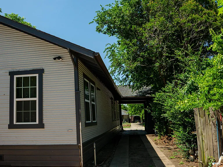 Drive way.