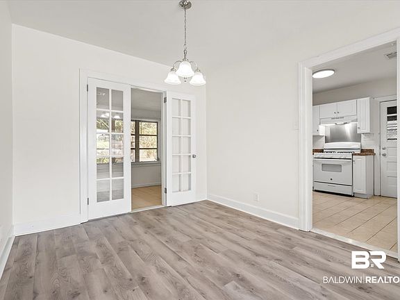 5th image of 1306 Azalea St