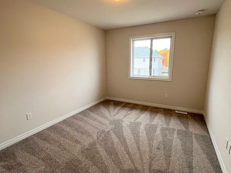 224 Renaissance Dr — Photo 12