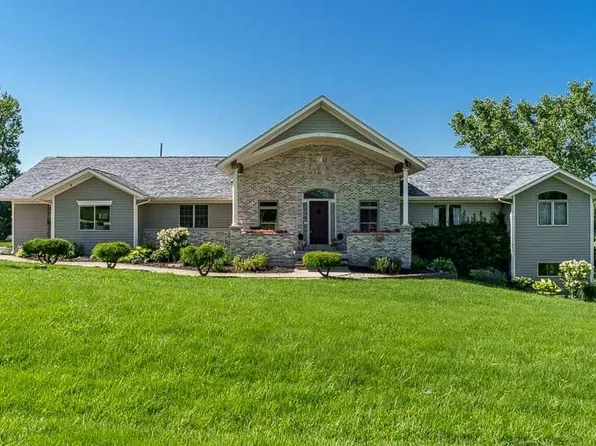 7887 Canterbury Ridge Dr, South Beloit, IL 61080