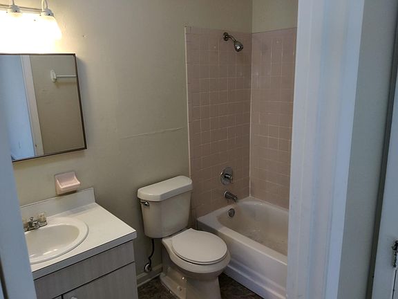 4th image of 2607 E 31st Ave
