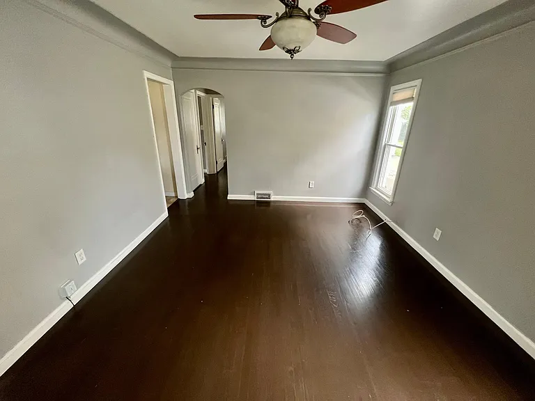 464 Channing St — Photo 10