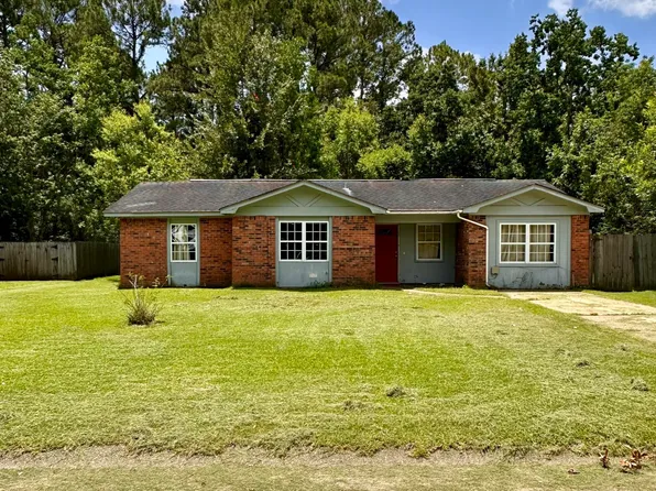 2217 Briargate Dr, Gautier, MS 39553