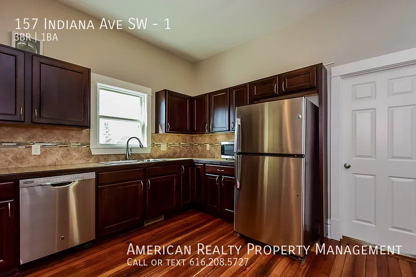 157 Indiana Ave SW — Photo 4