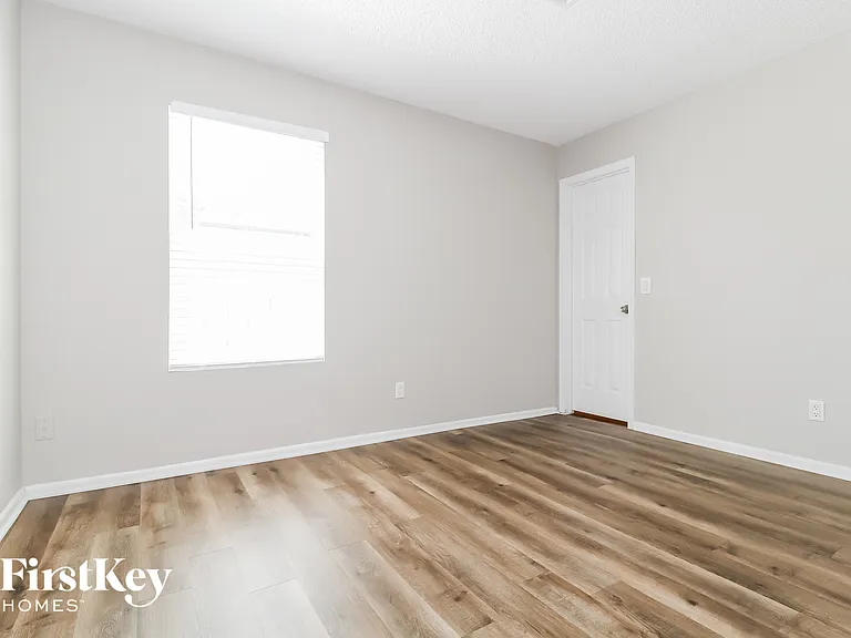 6543 W Kings Ave — Photo 11