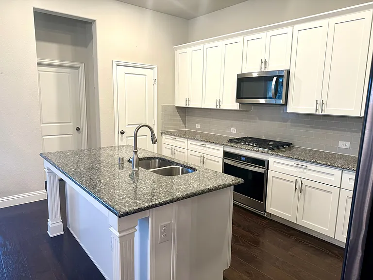 1304 Torrent Dr — Photo 6