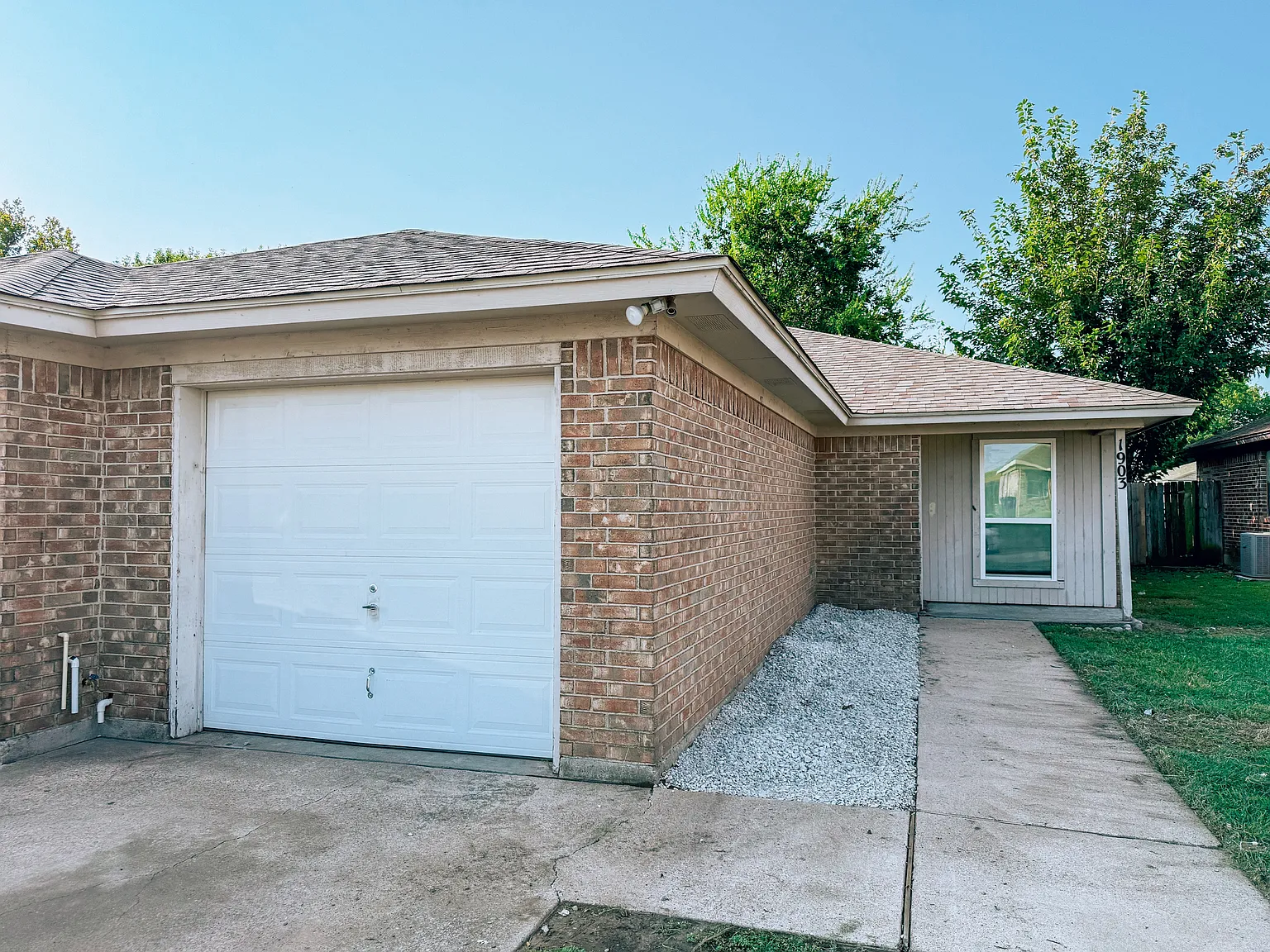 2 bed, 1088 sqft, $1,500 — Photo 1